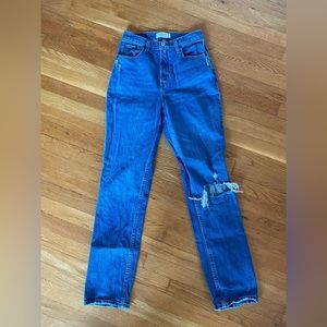 Abercrombie & Fitch The 90’s Straight Ultra High Rise Jean Size 28/6L Curve Love